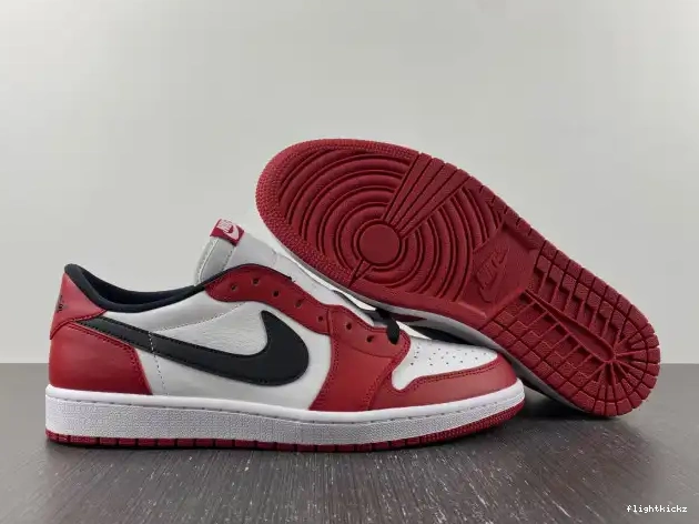 705329-600 Chicago 1 Jordan Retro Low Air 0614